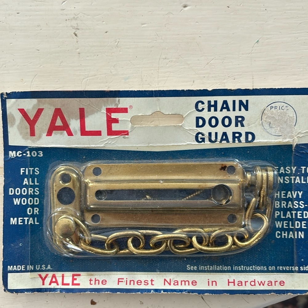 Yale chain guard. NIP